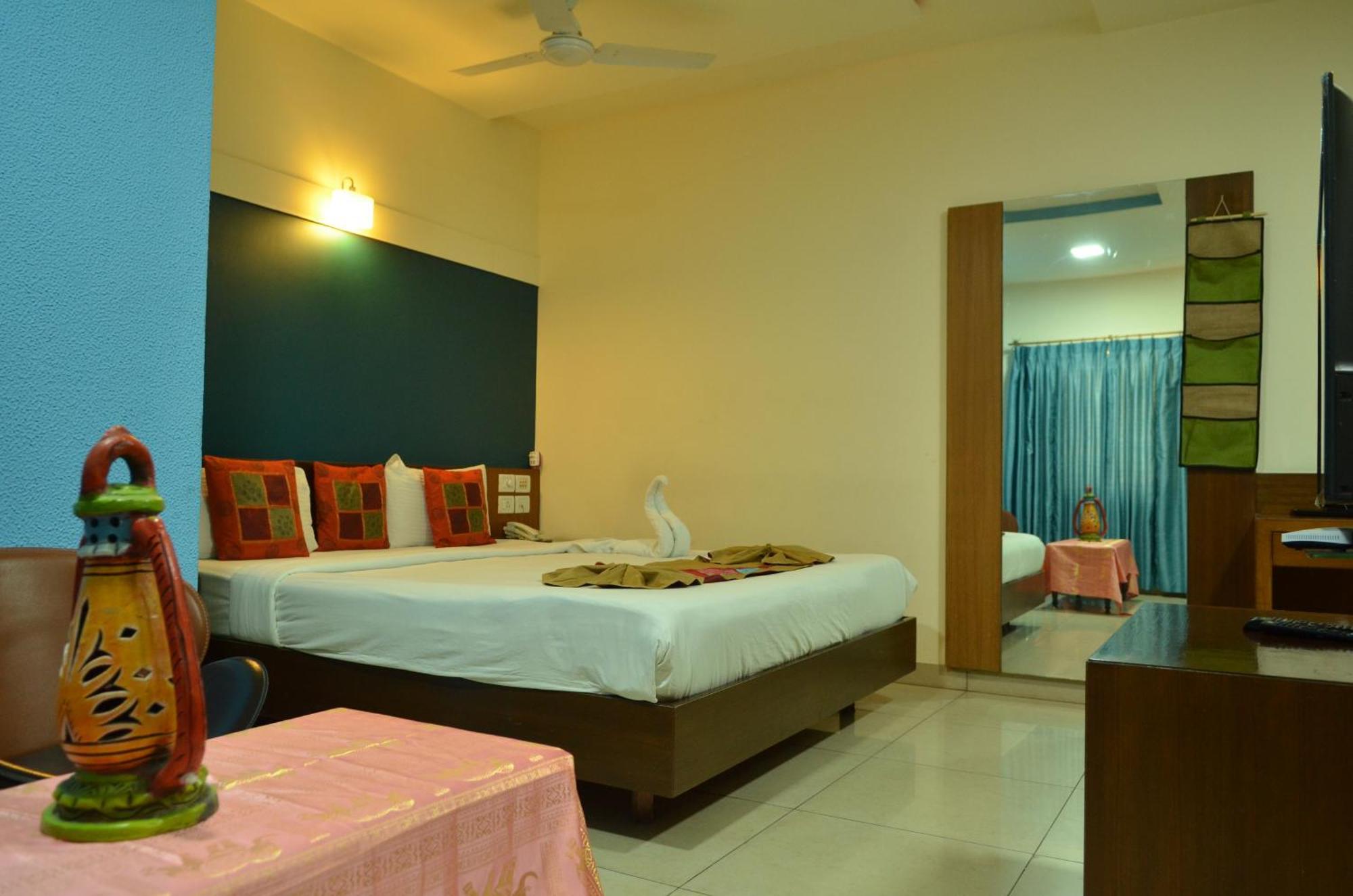 Cubbon Suites - 10 Minute Walk To Mg Road, Mg Road Metro And Church Street Bangalore Esterno foto